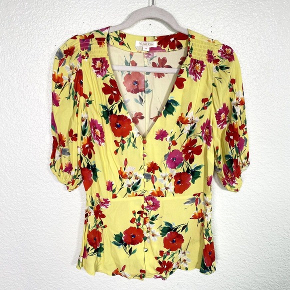 Yumi Kim Top Womens Medium Cloud 9 Floral V Neck Blouse Yellow Button Down - Picture 1 of 6